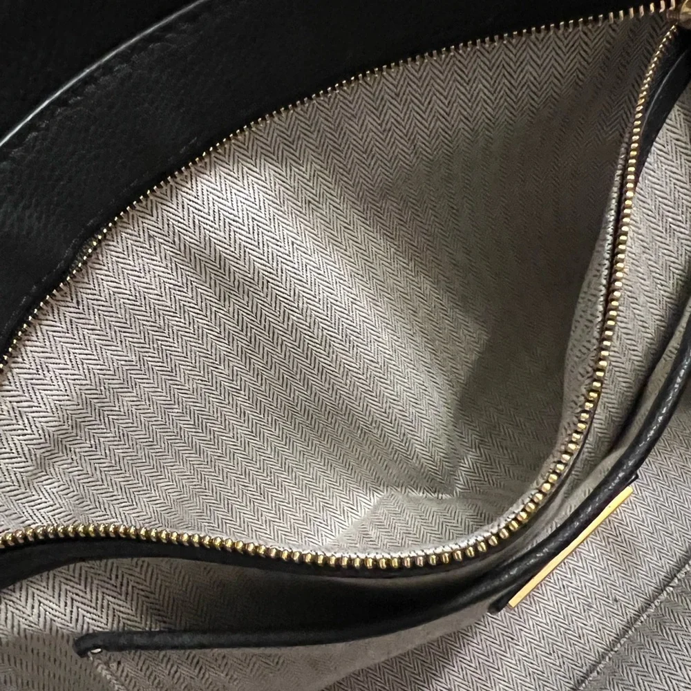 TORY BURCH Robinson Leather Tote. Black. NWOT